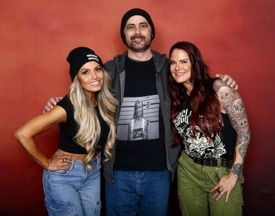 The_two_best_to_ever_do_it21_22_years_since_I_met_Trish_and_she_hasn27t_aged_a_day__Consider_me_extremely_Stratisfied21.jpg