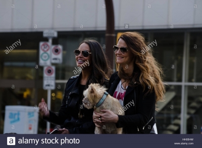 calgary-alberta-canada-april-17-2015-trish-stratus-left-and-amy-lita-HH05HW.jpg