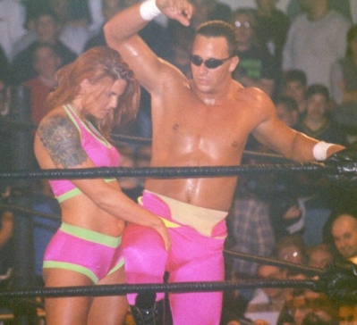ecw04.jpg