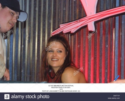 mar-29-2001-k21507jbbwrestling-fan-festivalhouston-texas3292001-lita-DNTT1P.jpg