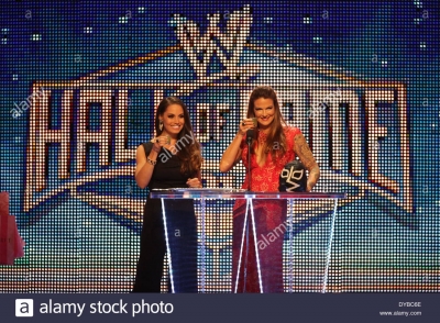 new-orleans-louisiana-usa-5th-apr-2014-lita-and-trish-stratus-toast-DYBC6E.jpg