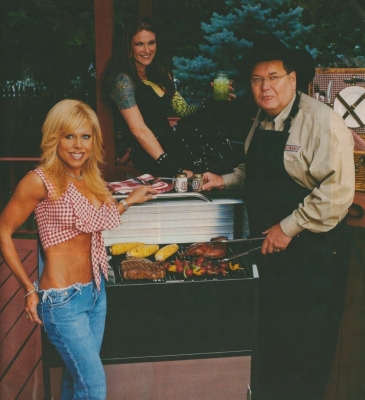 rawmagapr032.jpg