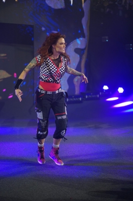 smugmugkimberlasskicksroyalrumble2215.jpg