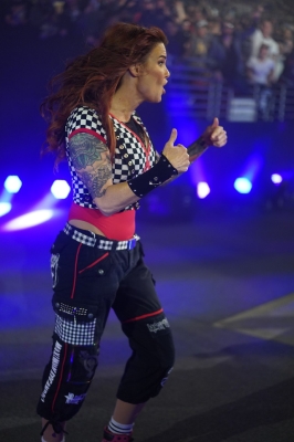 smugmugkimberlasskicksroyalrumble2220.jpg