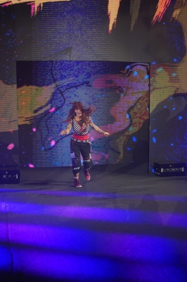smugmugkimberlasskicksroyalrumble223.jpg