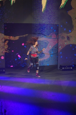 smugmugkimberlasskicksroyalrumble225.jpg