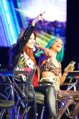 smugmugkimberlasskickwrestlemaniaaxxess24.jpg