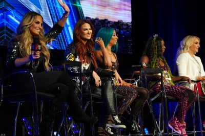 smugmugkimberlasskickwrestlemaniaaxxess54.jpg
