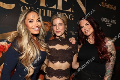 trish-stratus--emily-bett-rickards-lita-1500w-15179599bk.jpg
