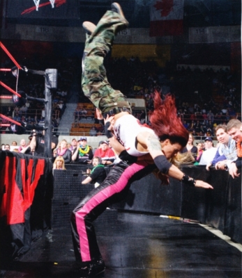 wwemagdec116.jpg