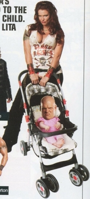 wwemagfeb084.jpg