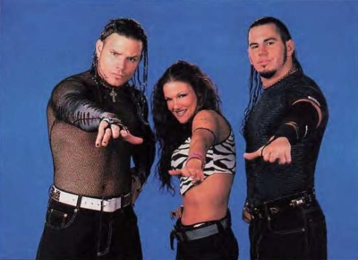 wwemagjune028.jpg