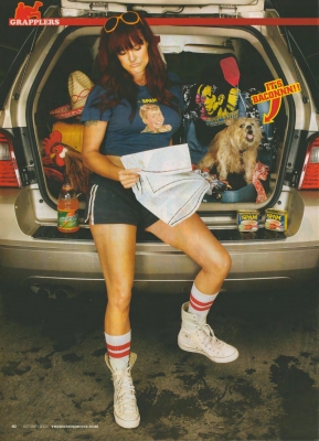 wwemagoct062.jpg