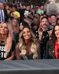wwe-smackdown-su-fox-becky-lynch-e-charlotte-flair-vs-sasha-banks-e-bayley-6-maxw-1280.jpg
