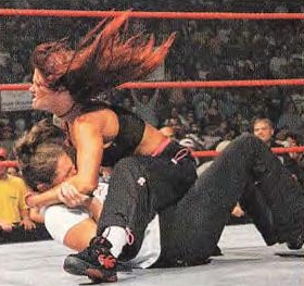 wwemaghol065.jpg