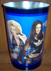 "WWE Divas" Trash Bin
