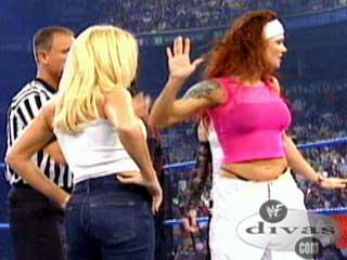 divassmackdowncap9_6_017.jpg