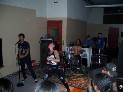 l_df7eb8b959993bed2e3629e6e5054aff.jpg