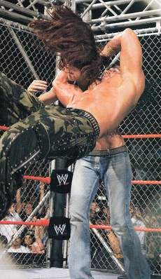 rawmagnov052.jpg