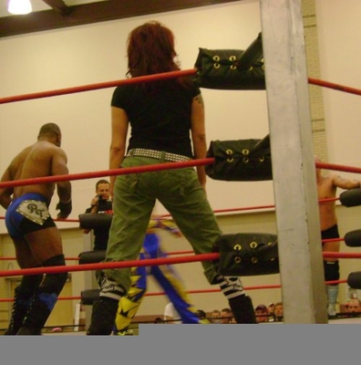 uwf24.jpg