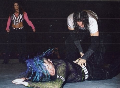 wrestleamericaapr022.jpg