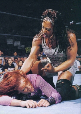 wwemagjuly024.jpg
