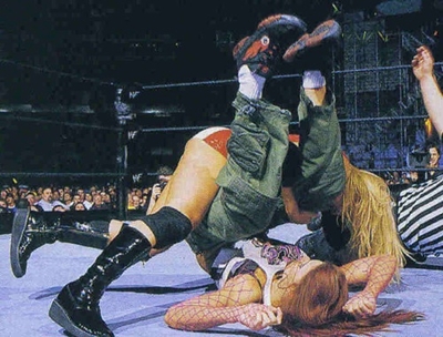 wwemagjune022.jpg