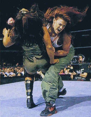 wwemagjune023.jpg