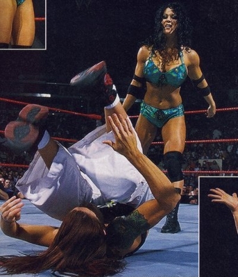 wwfmagaug018.jpg