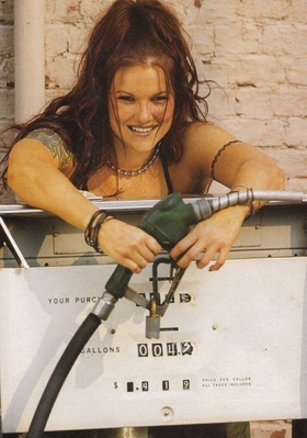 wwfmagdec0010.jpg