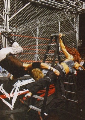 wwfmagdec0011.jpg