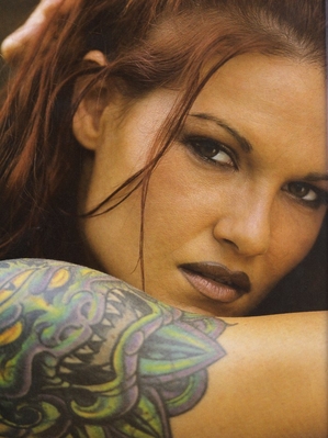 wwfmagdec007.jpg