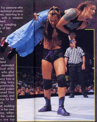wwfmagdec0115.jpg