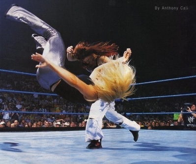 wwfmagdec012.jpg