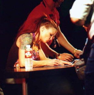 wrestlemania17fanaxxess7.jpg