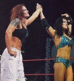 wwfmagaug015.jpg